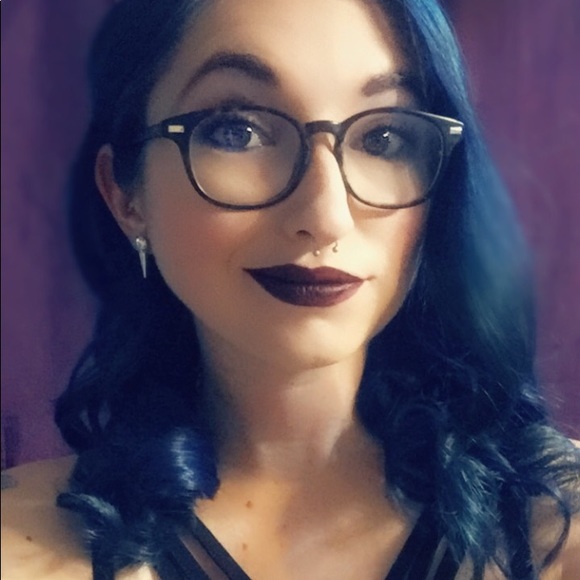 Meet your Posher, Michelle - Picture 2 of 3